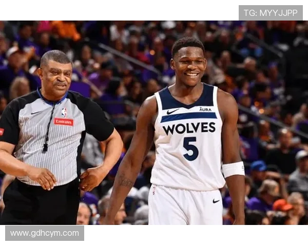 吉林男篮与山西篮球激战正酣谁能在赛场上笑到最后