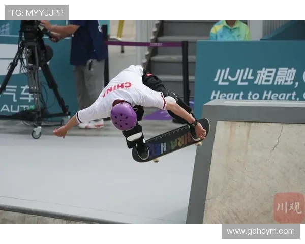 滑板战术解析：杭州滑板队边路渗透体系的创新与实践探讨